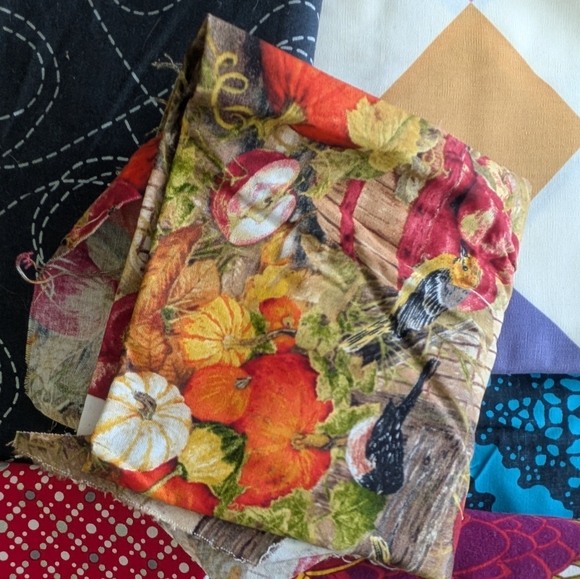 Assorted Patterned Fabrics - Picture 5 of 5